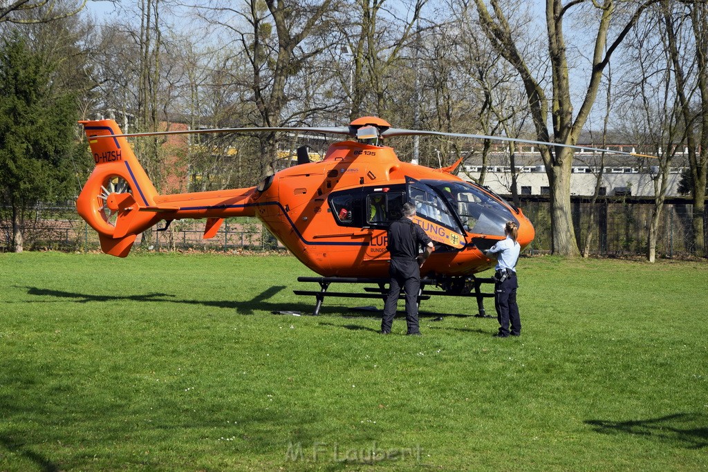 Einsatz Christoph 3 Koeln Vingst Oranienstr Landung Passauerstr P03.JPG - Miklos Laubert